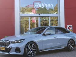 Grijs Gebruikt 2024 BMW 530e Shadowline Sedan | € 67.895