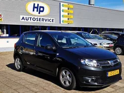 Zwart Gebruikt 2016 Dacia Sandero Lauréate Hatchback | € 8.750 (Eerlijke prijs)