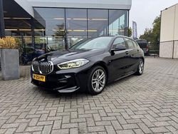 Zwart Gebruikt 2020 BMW 118 Basis Hatchback | € 21.900 (Eerlijke prijs)