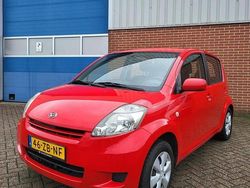 Rood Gebruikt 2007 Daihatsu Sirion Hatchback | € 1.595 (Goede deal)