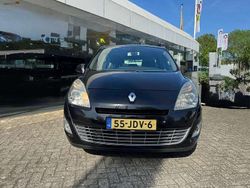 Zwart Gebruikt 2009 Renault Scénic III MPV | € 1.500 (Goede deal)