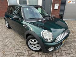 Groen (metallic) Gebruikt 2009 Mini Cooper Hatchback | € 4.999