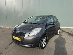 Grijs Gebruikt 2007 Toyota Yaris Terra Hatchback | € 2.495 (Eerlijke prijs)