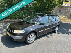 Zwart, metallic lak Gebruikt 2004 Renault Mégane GrandTour Expression Stationwagen | € 999 (Eerlijke prijs)