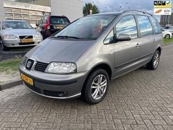 Grijs Gebruikt 2006 Seat Alhambra Reference MPV | € 3.000 (Duur)