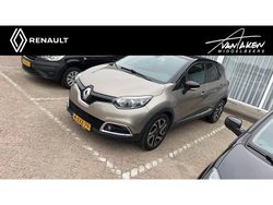 Twotone beige cendré / noir e Gebruikt 2015 Renault Captur Dynamique SUV | € 8.450 (Eerlijke prijs)