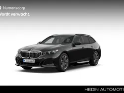 Zwart, metallic lak Nieuw 2024 BMW i5 M Sport Sedan | € 81.590 (Super prijs)