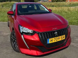 Rood Gebruikt 2020 Peugeot 208 Allure Hatchback | € 12.995 (Eerlijke prijs)
