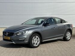 Grijs Gebruikt 2017 Volvo S60 Momentum Sedan | € 21.900