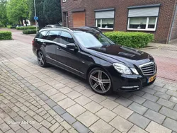 Zwart Gebruikt 2010 Mercedes E200 Avantgarde Stationwagen | € 9.500 (Super prijs)