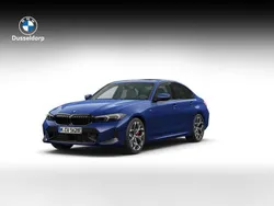 Blauw, metallic lak Nieuw 2024 BMW 330e Comfort Edition Sedan | € 72.174 (Eerlijke prijs)