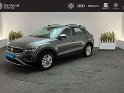 Grijs Gebruikt 2023 VW T-Roc Life SUV | € 25.495 (Eerlijke prijs)