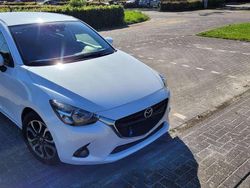 Wit Gebruikt 2016 Mazda 2 Hatchback | € 11.000 (Eerlijke prijs)