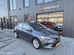 Grijs Gebruikt 2021 Renault Clio V Zen Hatchback | € 12.250 (Eerlijke prijs)
