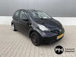 Zwart Gebruikt 2007 Toyota Aygo Hatchback | € 2.195 (Eerlijke prijs)