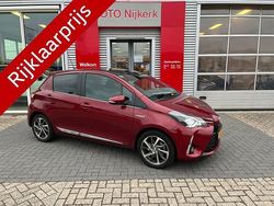 Rood Gebruikt 2017 Toyota Yaris Premium Hatchback | € 16.900 (Eerlijke prijs)