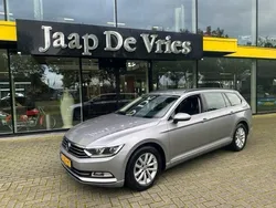 Grijs, metallic lak Gebruikt 2019 VW Passat Comfortline Stationwagen | € 22.950 (Eerlijke prijs)