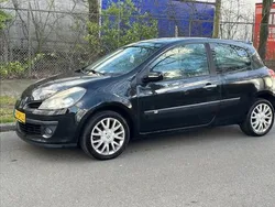 Zwart Gebruikt 2006 Renault Clio II Dynamique Hatchback | € 1.450 (Goede deal)