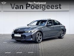 Dravitgrau metallic (grijs metallic) Gebruikt 2024 BMW 320e M Sport Sedan | € 43.900 (Eerlijke prijs)