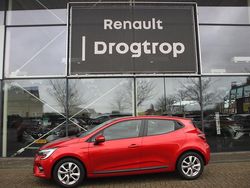 Rood Gebruikt 2022 Renault Clio V Intens Hatchback | € 15.820