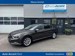 Bruin Gebruikt 2017 VW Passat Highline Sedan | € 19.999 (Eerlijke prijs)