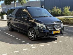 Zwart Gebruikt 2022 Mercedes V300 MPV | € 59.900 (Goede deal)
