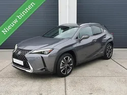 Grijs Gebruikt 2019 Lexus UX 250h Executive Line SUV | € 25.999 (Eerlijke prijs)