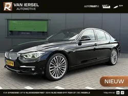 Zwart Gebruikt 2019 BMW 318 Luxury Line Sedan | € 21.750 (Goede deal)