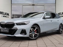 Grijs Nieuw 2025 BMW 530e M Sport Stationwagen | € 87.499 (Goede deal)