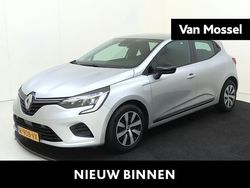 Grijs Gebruikt 2022 Renault Clio V Equilibre Hatchback | € 13.440 (Eerlijke prijs)