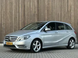 Grijs Gebruikt 2013 Mercedes B180 Ambition MPV | € 11.950 (Eerlijke prijs)