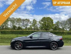 Zwart, metallic lak Gebruikt 2017 Alfa Romeo Giulia Veloce Sedan | € 32.950 (Eerlijke prijs)