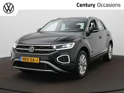 Zwart Gebruikt 2024 VW T-Roc Style SUV | € 33.900 (Eerlijke prijs)