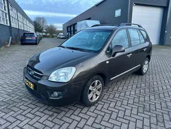 Bruin Gebruikt 2009 Kia Carens MPV | € 1.495