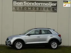 Grijs Gebruikt 2023 VW T-Roc Life SUV | € 24.900 (Goede deal)
