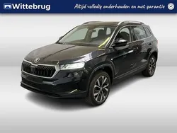 Zwart Gebruikt 2023 Skoda Karoq Style SUV | € 32.450 (Goede deal)