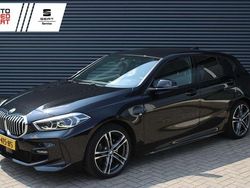 Zwart Gebruikt 2020 BMW 118 Executive Hatchback | € 23.895 (Eerlijke prijs)