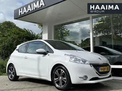 Wit Gebruikt 2013 Peugeot 208 Active Hatchback | € 8.445 (Iets duurder)