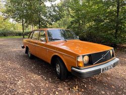 Oranje Gebruikt 1976 Volvo 244 Sedan | € 8.500