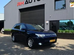 Blauw Gebruikt 2013 Mitsubishi Outlander Intense SUV | € 14.950 (Eerlijke prijs)