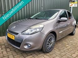 Grijs Gebruikt 2012 Renault Clio IV Authentique Hatchback | € 4.690 (Super prijs)