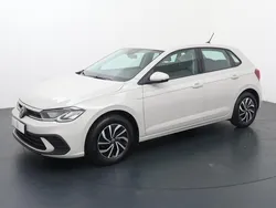Grijs Gebruikt 2024 VW Polo Life Hatchback | € 21.940 (Eerlijke prijs)