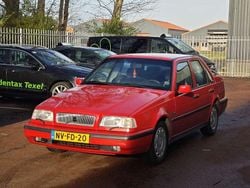 Rood Gebruikt 1996 Volvo 460 Sedan | € 8.000