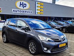 Grijs Gebruikt 2015 Toyota Verso Business Edition MPV | € 13.500