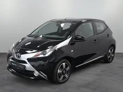 Zwart Gebruikt 2015 Toyota Aygo X-clusiv Hatchback | € 10.644 (Eerlijke prijs)