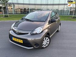 Bruin Gebruikt 2012 Toyota Aygo Comfort Hatchback | € 1.895 (Eerlijke prijs)
