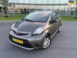 Bruin Gebruikt 2012 Toyota Aygo Comfort Hatchback | € 1.895 (Eerlijke prijs)
