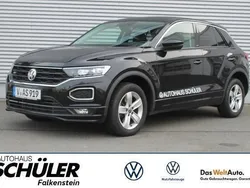 Zwart Gebruikt 2021 VW T-Roc United SUV | € 32.116 (Eerlijke prijs)