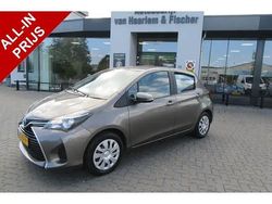 Grijs Gebruikt 2016 Toyota Yaris Hybrid Active Hatchback | € 11.950 (Goede deal)