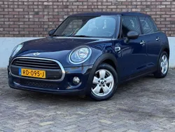 Blauw Gebruikt 2017 Mini ONE Hatchback | € 11.495 (Iets duurder)